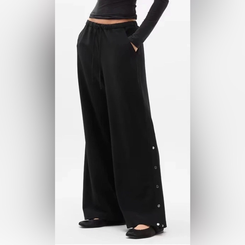 Athleta - MVP Mid Rise Snap Pant NWT Size Large